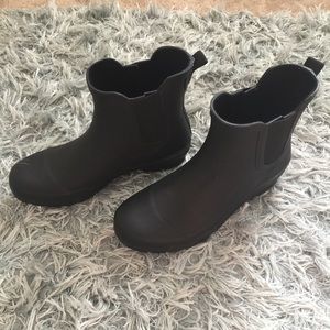 Roma short rain boots in black